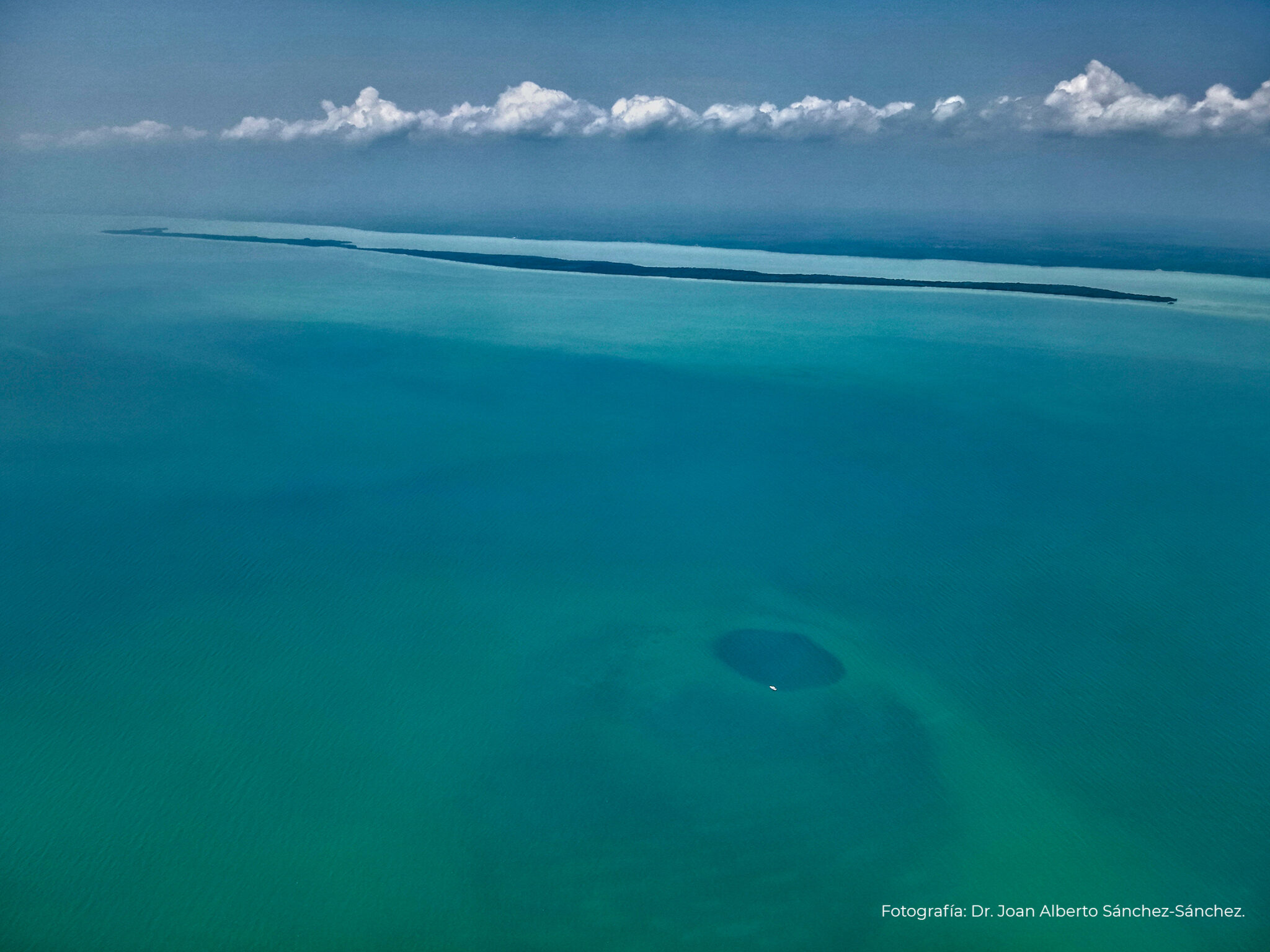 Taam ja’, el agujero azul de la bahía Chetumal